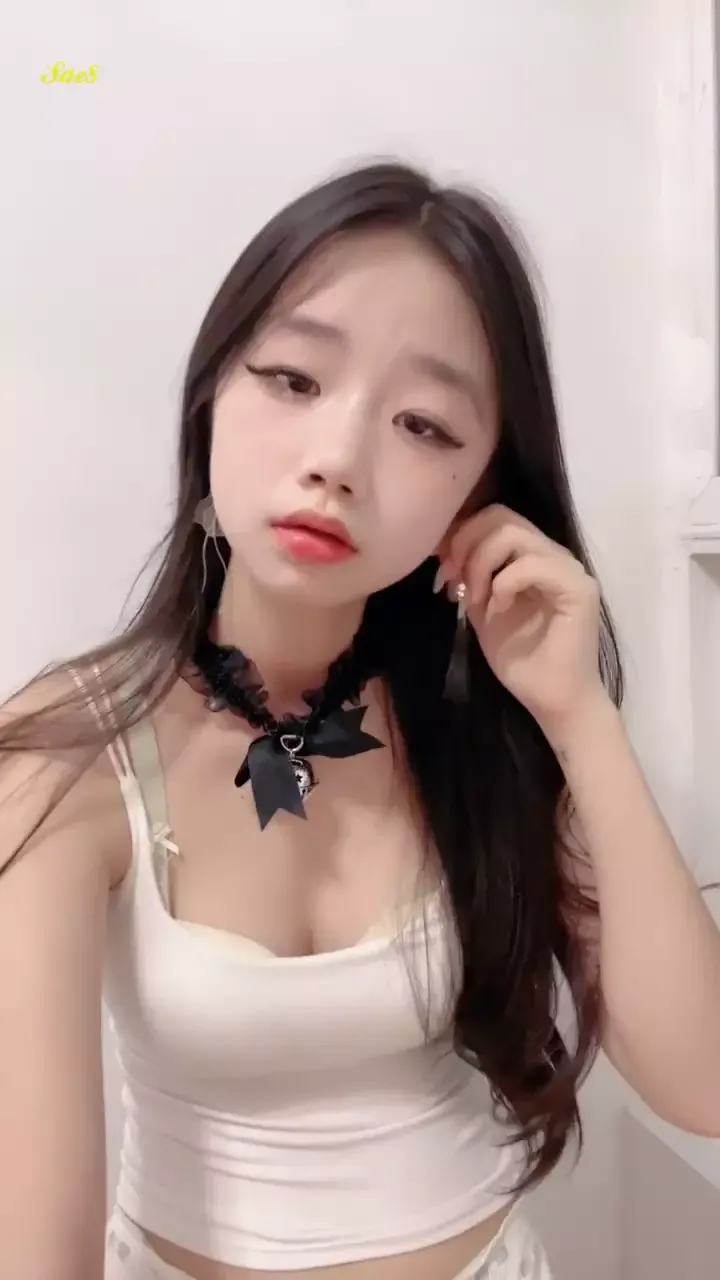 抖音小网红巨乳美少女大尺度一对一高清录屏2